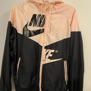 Women’s Nike windbreaker